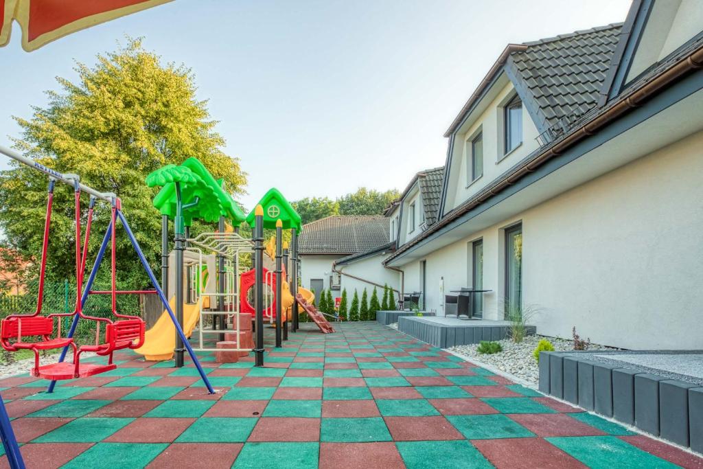 Herní místnost nebo prostor pro děti v ubytování Hotel Biały Dom