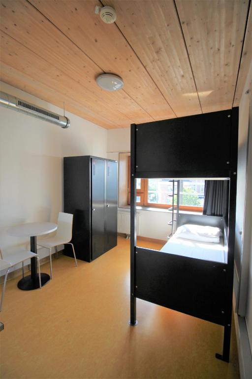 Auberge de Jeunesse HI Paris Yves Robert - Habitación De 2 Camas Con Ducha