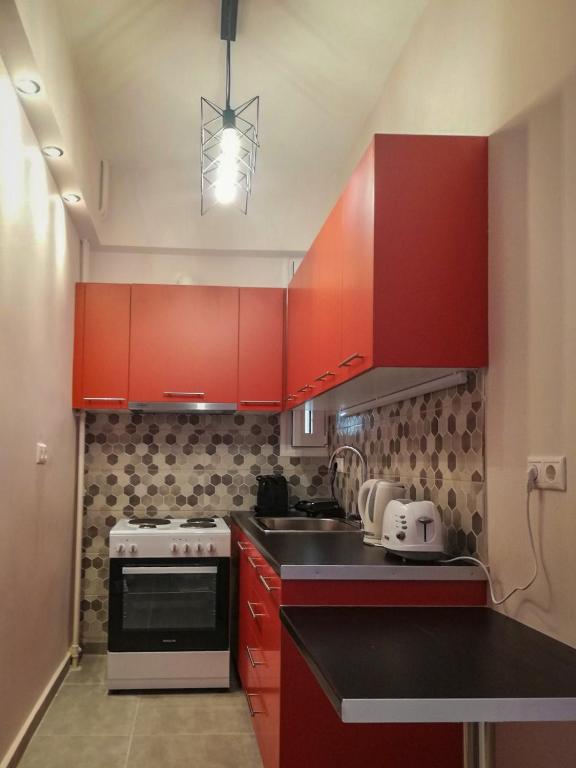 Kuchyňa alebo kuchynka v ubytovaní Stylish Modern Studio in the Heart of Athens