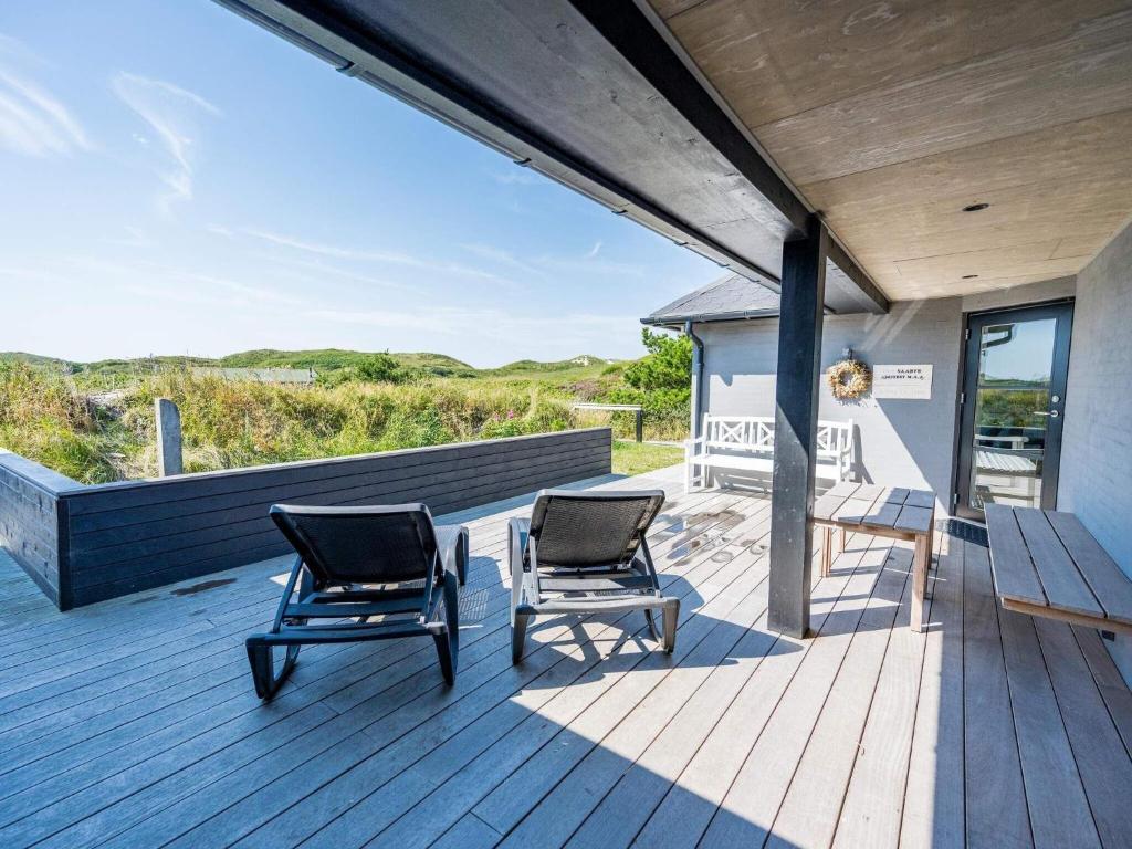 Balkón nebo terasa v ubytování Holiday home Henne XIII