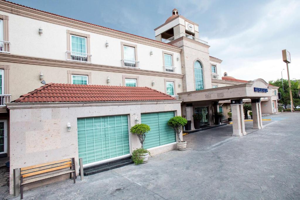 El edificio en el que está el hotel