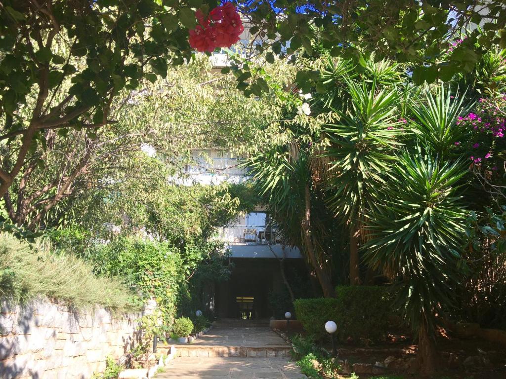 Zahrada ubytování A1 Elegant Vouliagmeni apt in a Unique Spot