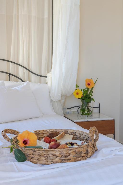 Epavlis Hotel & Spaにあるベッド