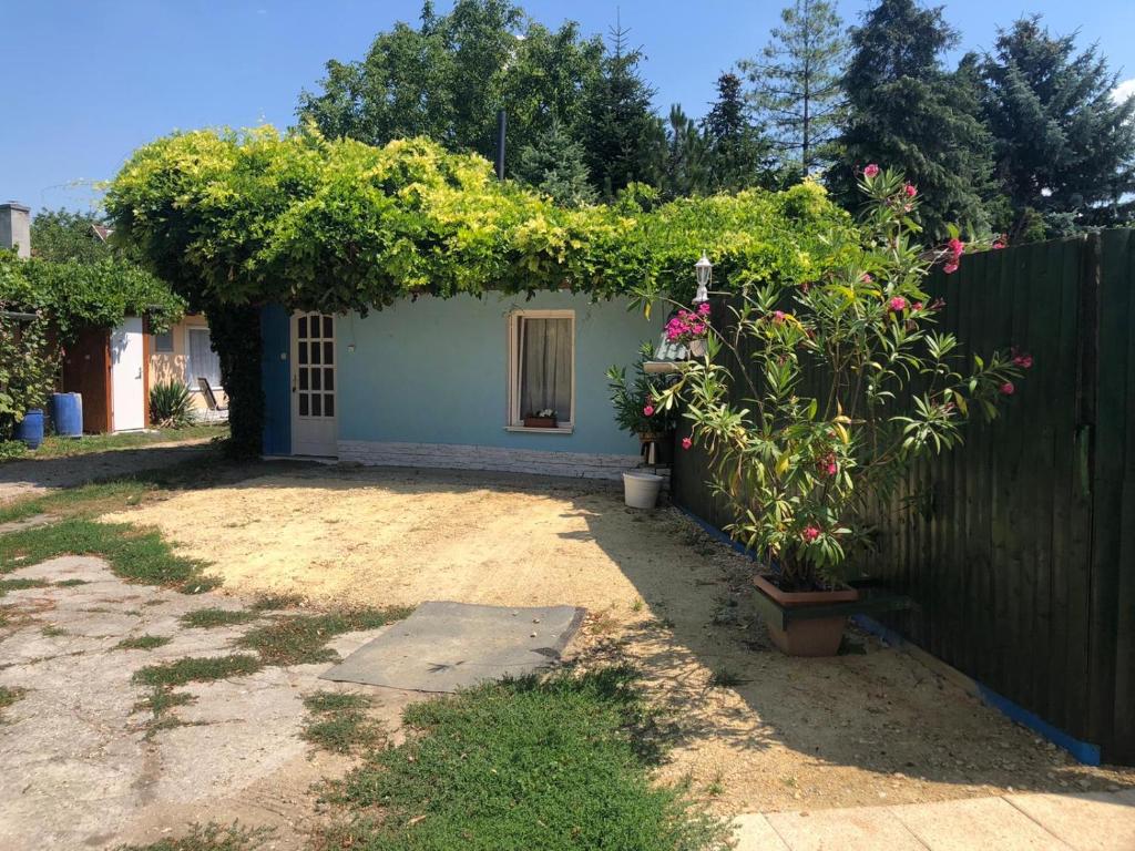 Zdjęcie z galerii obiektu City Camping& Apartman &Bungalow w Győr