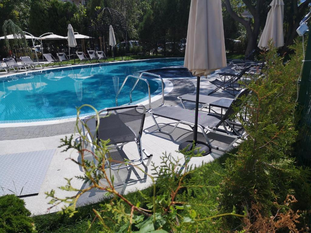 The swimming pool at or close to Hotel Rila