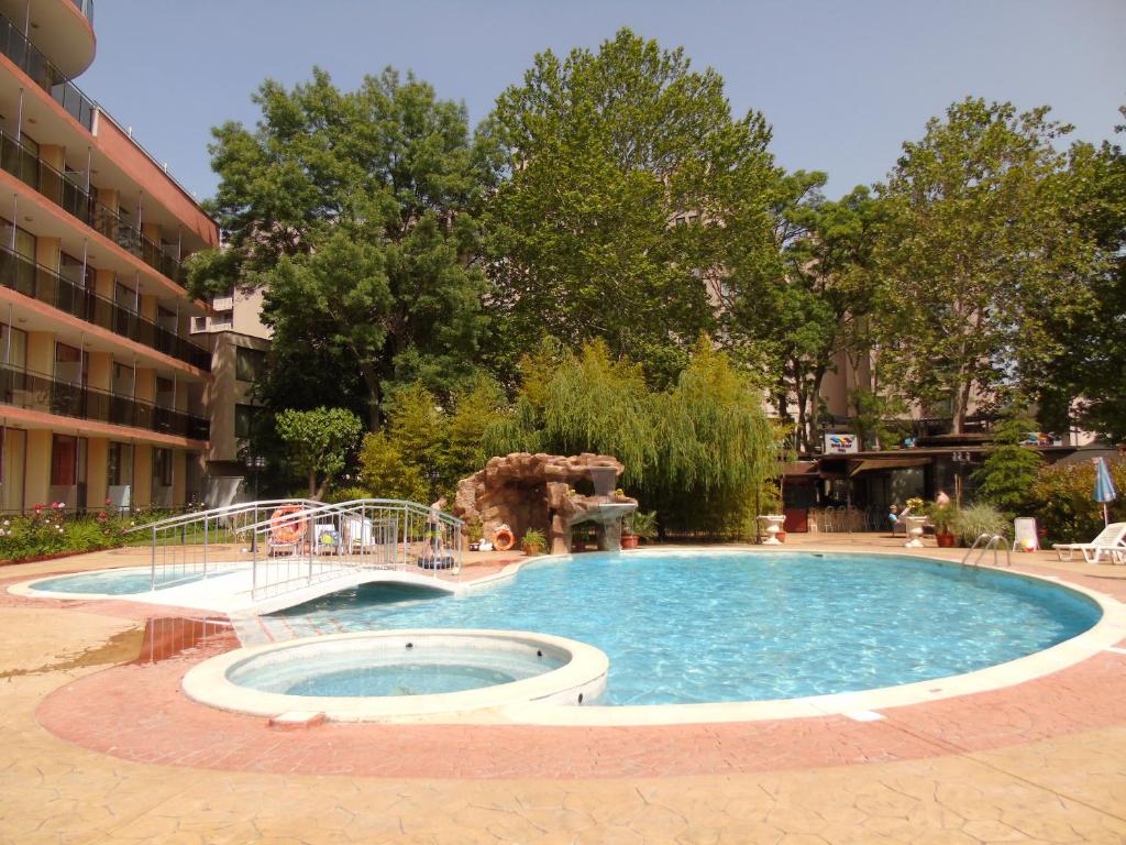 Bazén v ubytování Jupiter Hotel nebo v jeho okolí