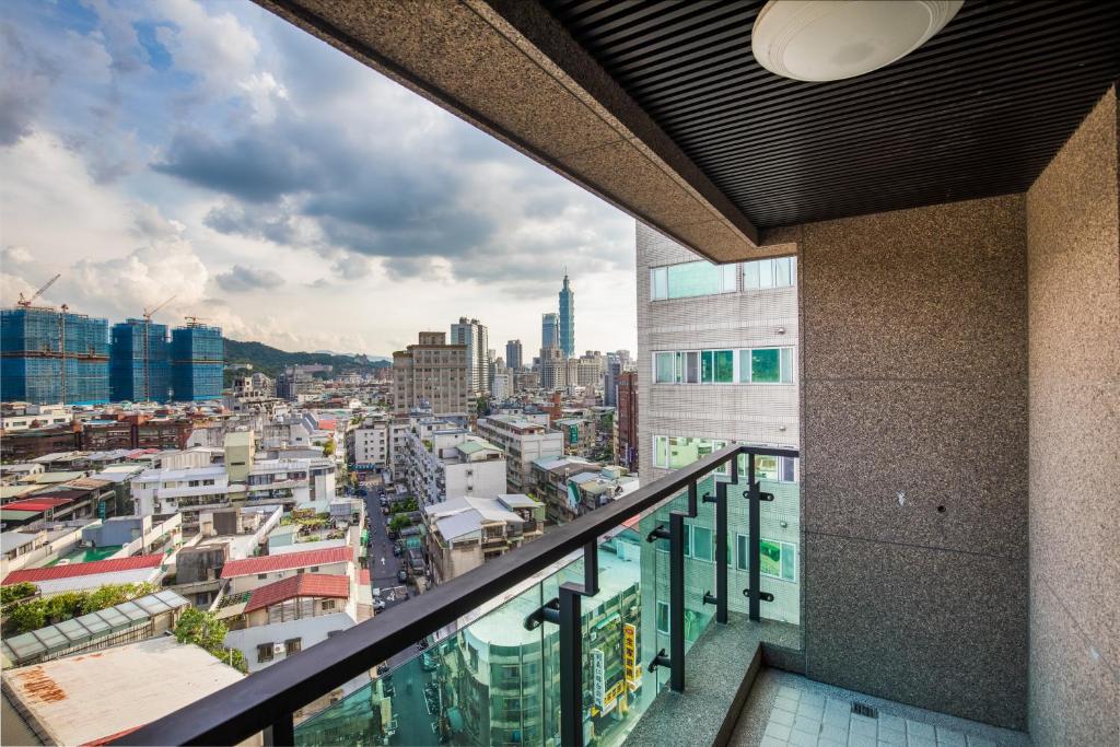 Green World SongShan - Taipei 101 View Twin Room