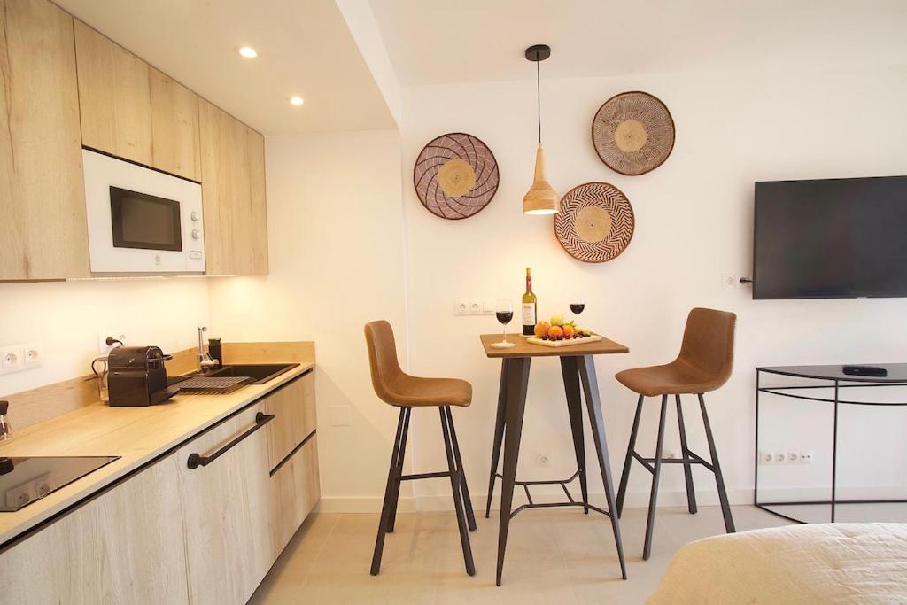 Kuchyňa alebo kuchynka v ubytovaní Top Studio on Marbella boulevard