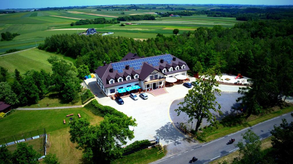 Pensjonat Cyrkon - strażnik młodszego Paleozoiku - Housity