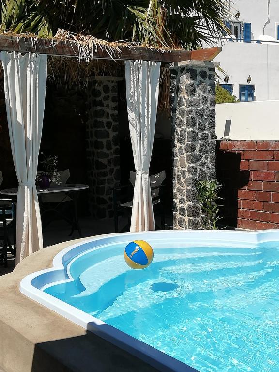 5bedroom villa in perissa beach