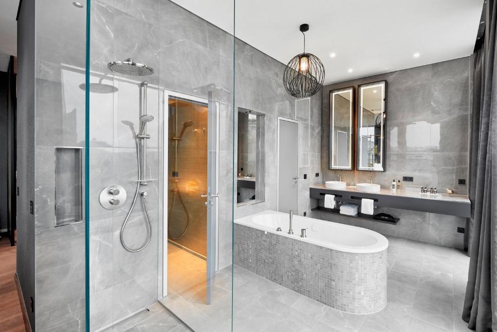 Koupelna v ubytování HYPERION Hotel Leipzig