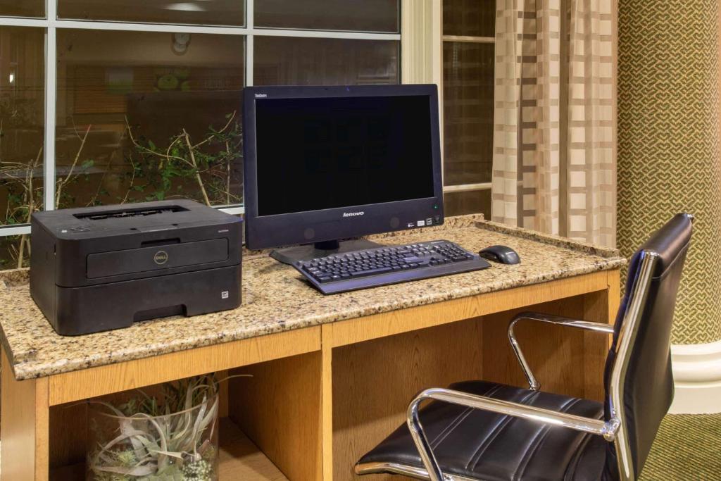 La Quinta by Wyndham Denver Southwest Lakewood photo