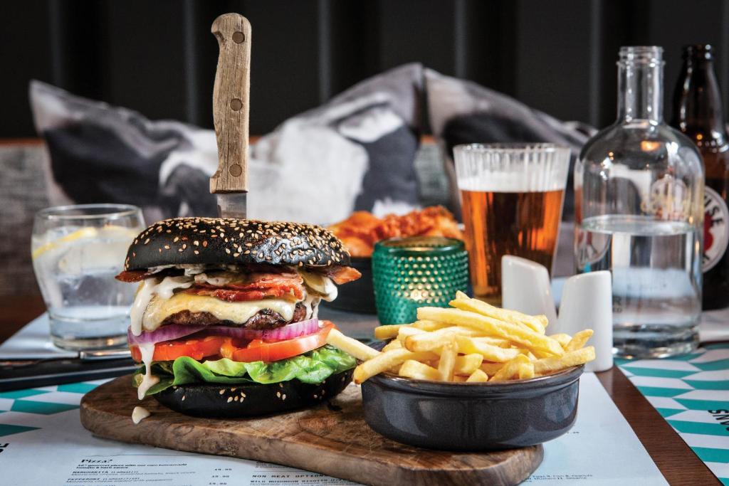 The Address Connolly - Resim 19