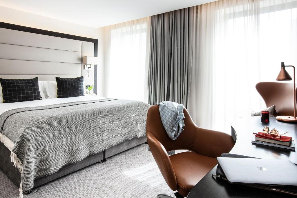 The Address Connolly - Resim 28