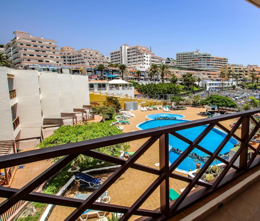 The swimming pool at or close to Neptuno 2A017