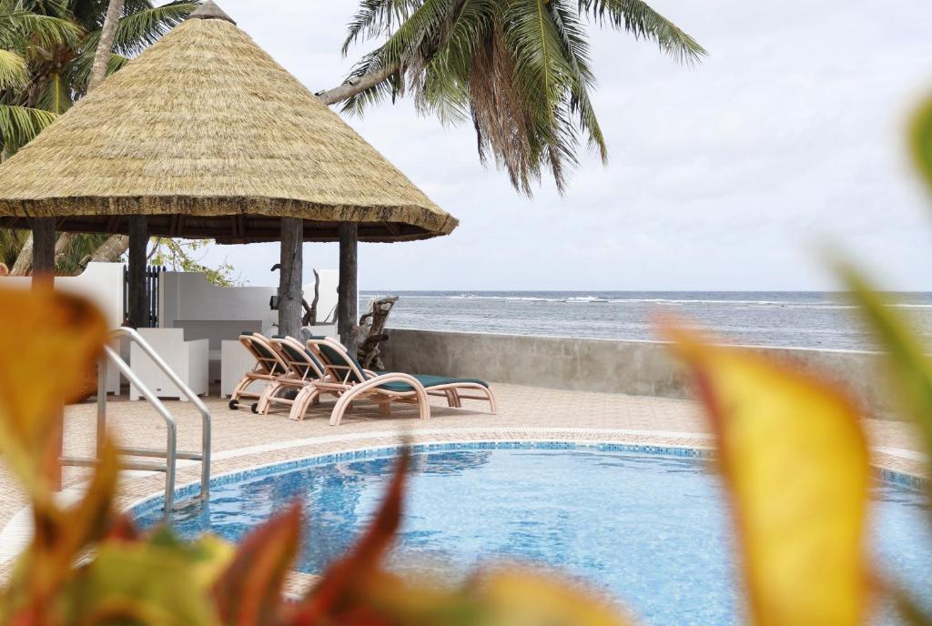 Swimming pool sa o malapit sa La Digue Emerald Villa