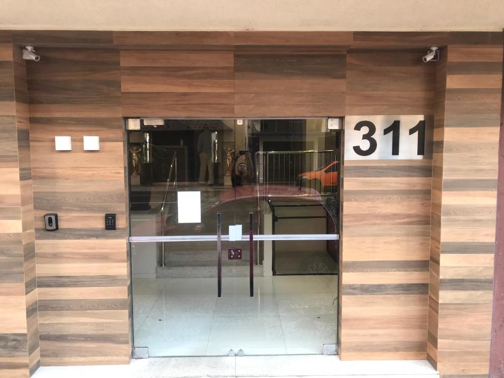  Apartamento reformado em Prédio Residencial