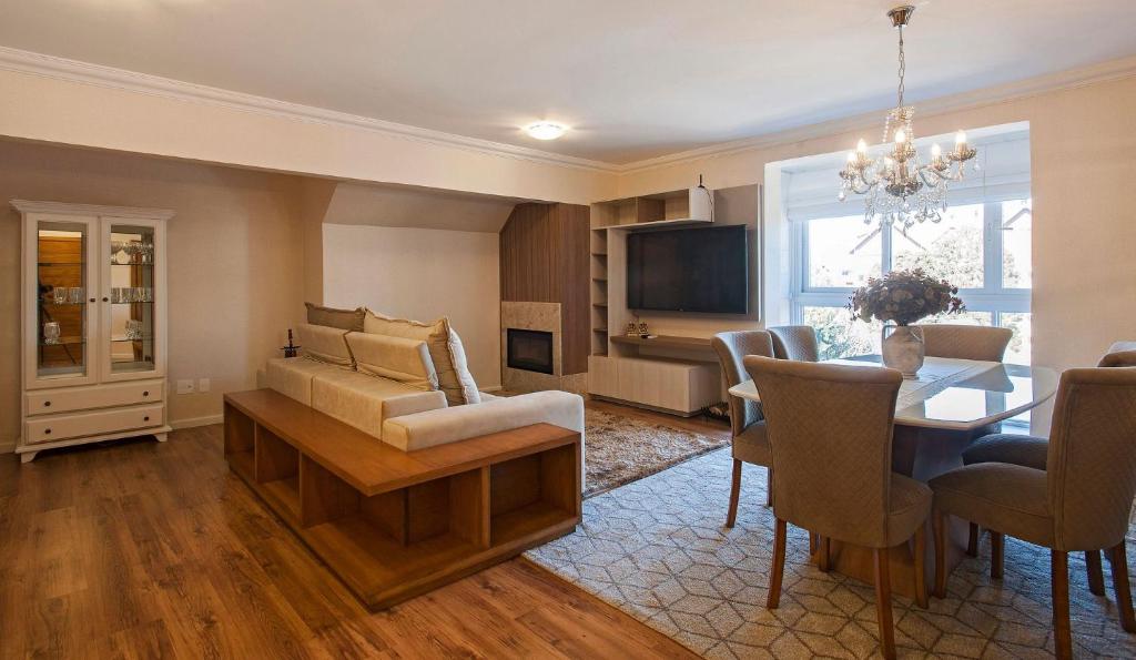 Garibaldi 501B 3 Dormitórios 14PAX junto à Rua Coberta  Garibaldi 501B 3 Dormitórios 14PAX junto à Rua Coberta