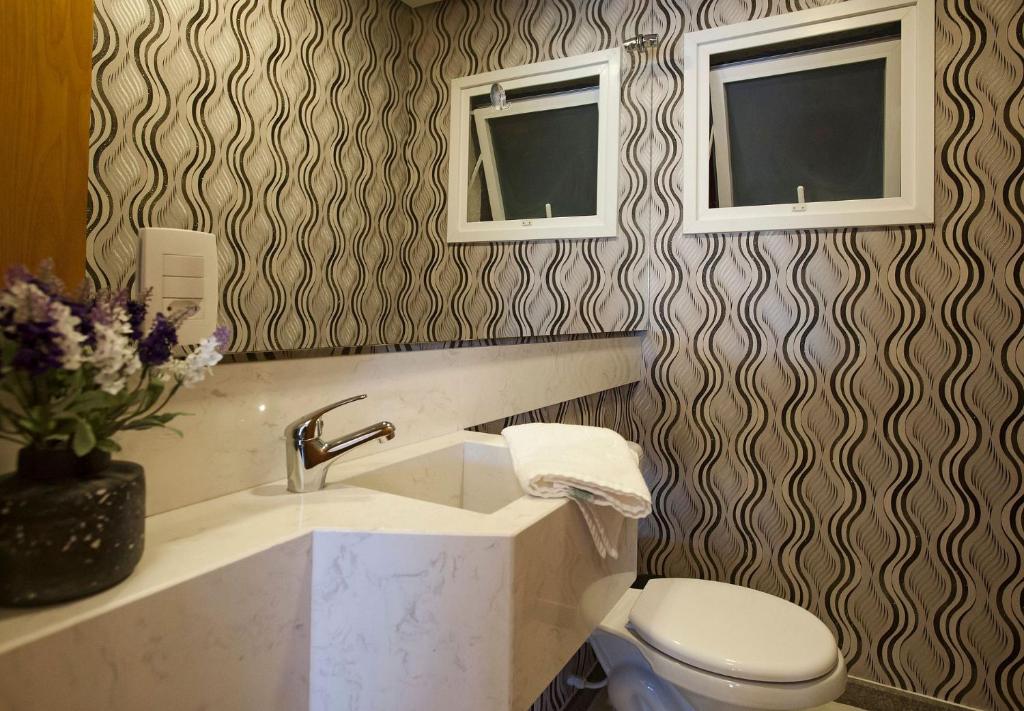 Garibaldi 501B 3 Dormitórios 14PAX junto à Rua Coberta  Garibaldi 501B 3 Dormitórios 14PAX junto à Rua Coberta