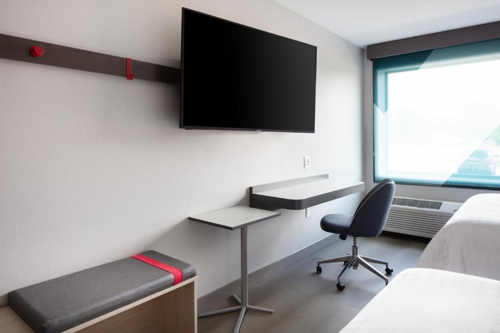 avid hotels - Madison - Monona by IHG photo