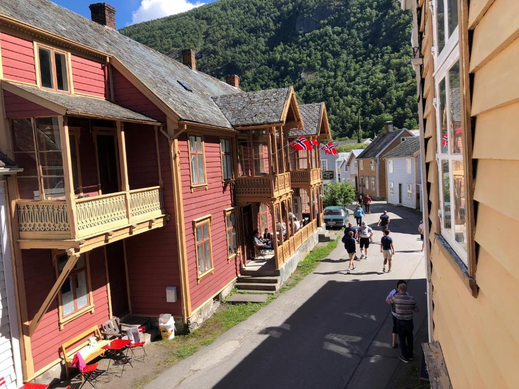 Den Gule Krambua - Gamle Lærdalsøyri - main street old town - 2ベッドルームのアパート