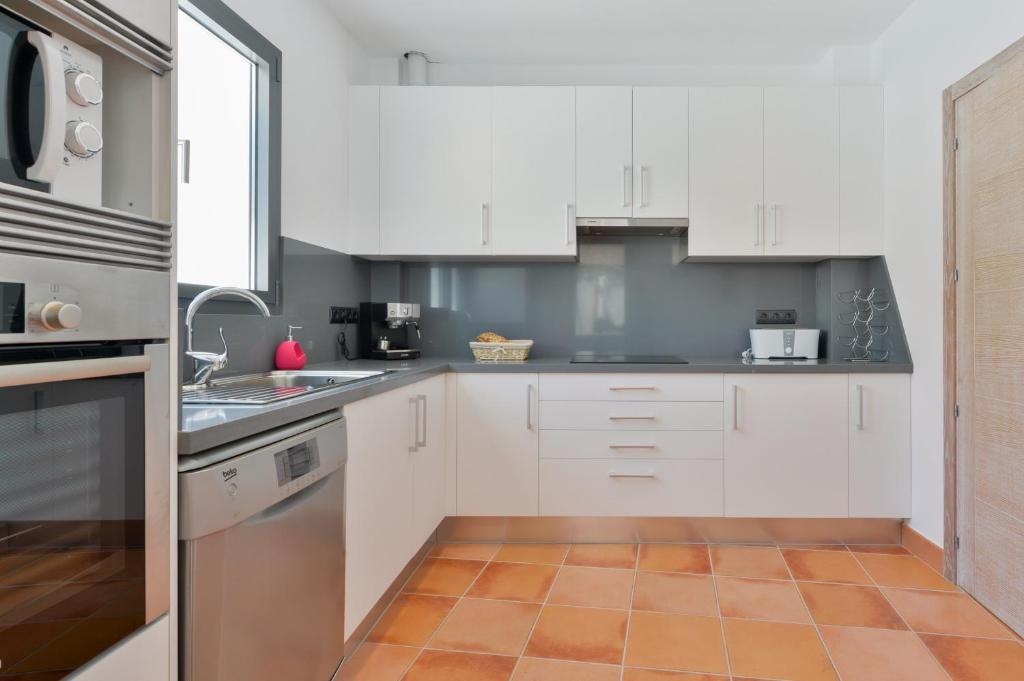 New Villa with Pool 19 mins from Ibiza town Cana Clara, Santa ...