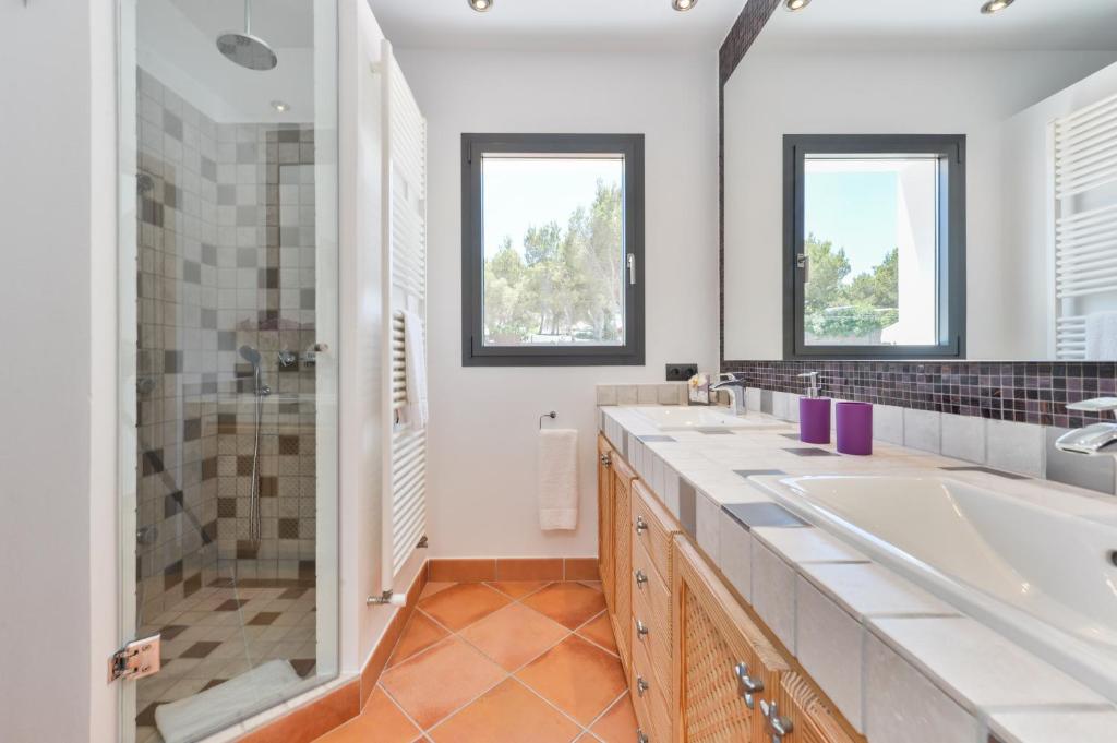 Booking.com: New Villa with Pool 19 mins from Ibiza town Cana ...