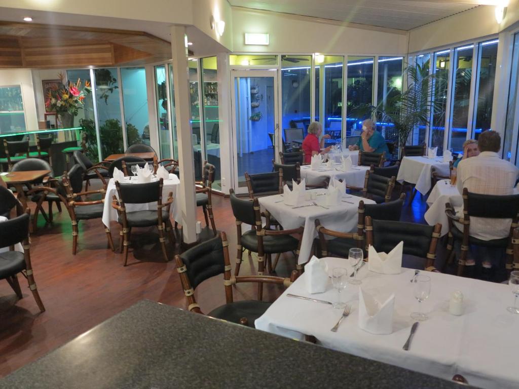 Restaurace v ubytování Cairns Sheridan Hotel