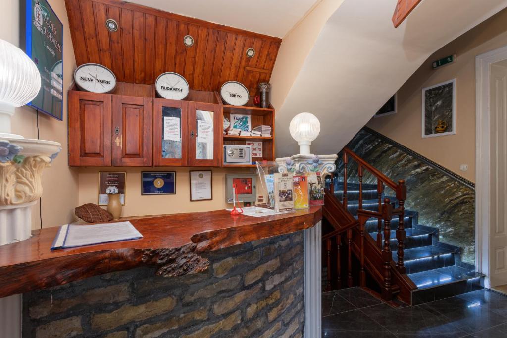 Kuchyň nebo kuchyňský kout v ubytování Illés Hotel