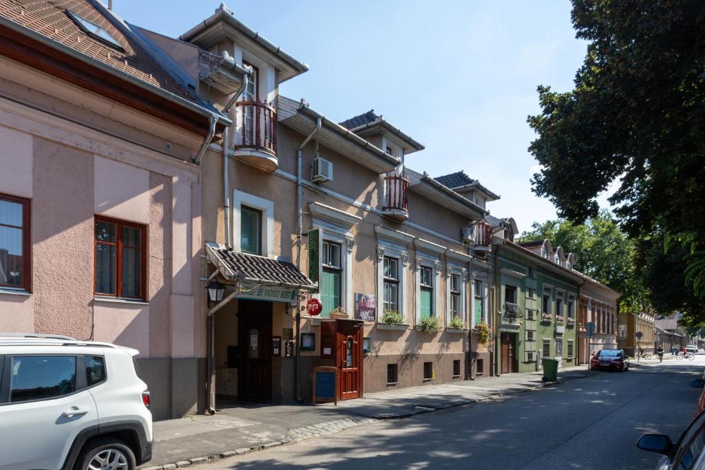 Illés Hotel - Resim 10