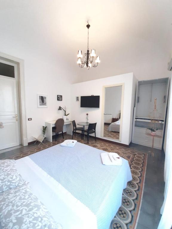 A television and/or entertainment centre at Sicily Sweet Home