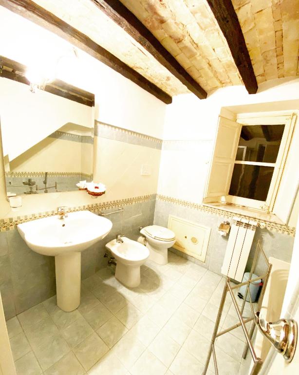 A bathroom at Sicily Sweet Home
