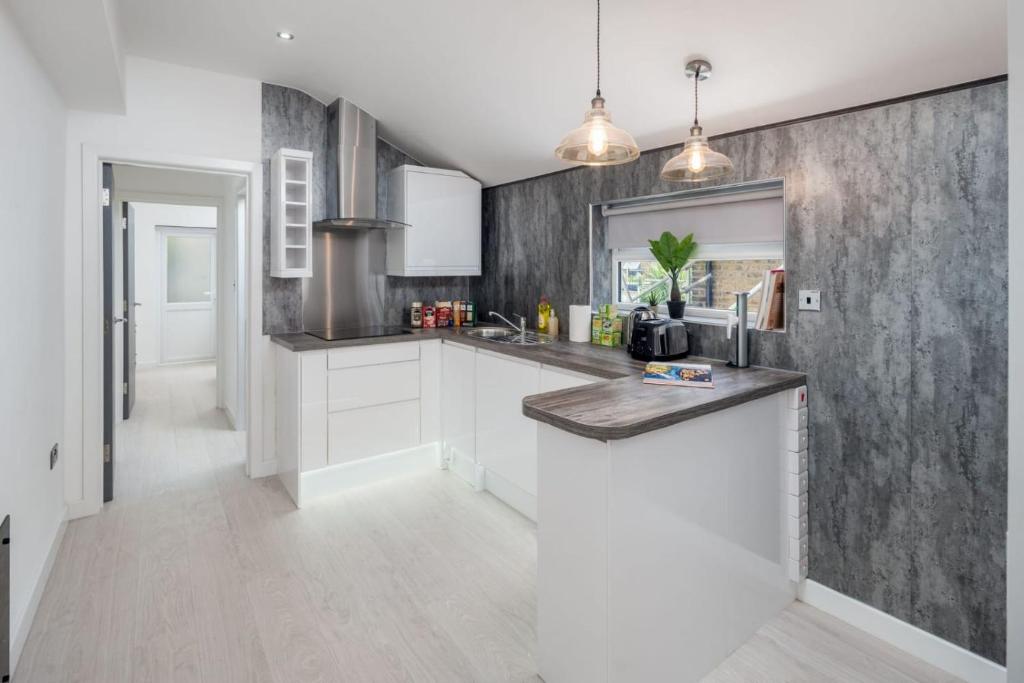 Harringay - Luxurious 2 Bedroom Garden Serviced Apartment