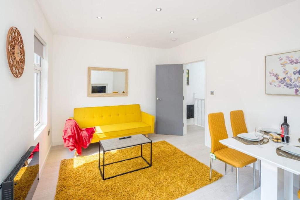 Harringay - Luxurious 2 Bedroom Garden Serviced Apartment