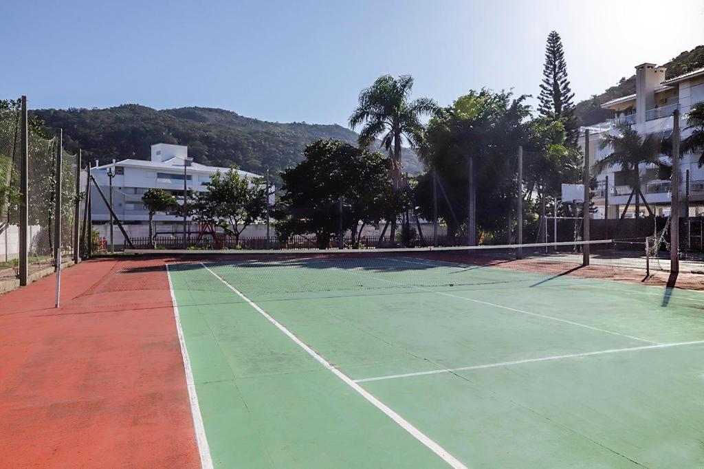  Ingleses a 50 metros da Praia 6 pessoas 101