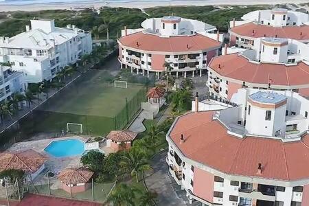  Ingleses a 50 metros da Praia 6 pessoas 101