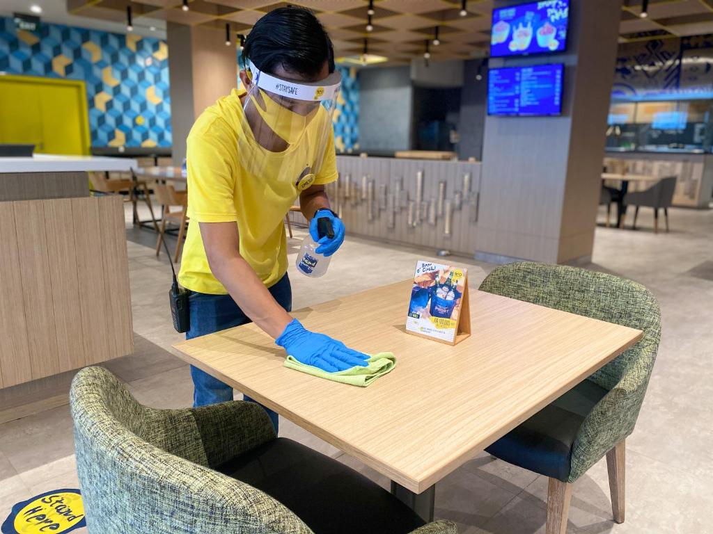 Hosté ubytování YELLO Hotel Paskal Bandung