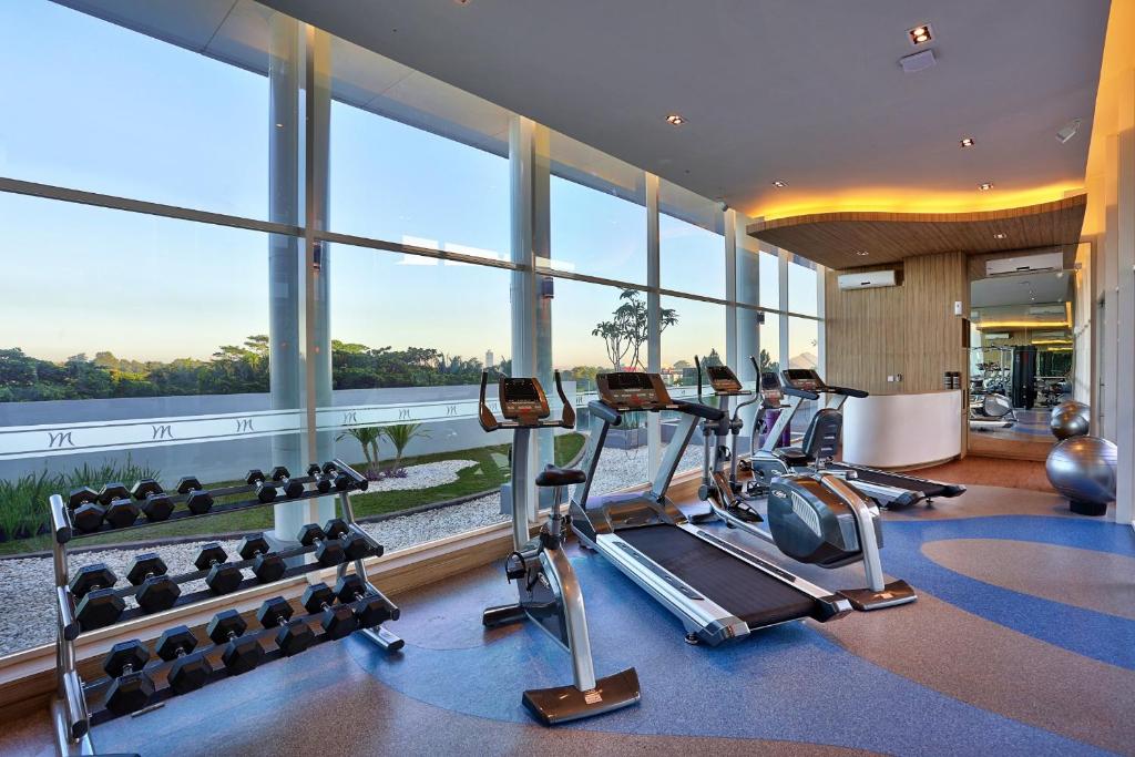 Fitness centrum a/nebo fitness zařízení v ubytování Mercure Serpong Alam Sutera