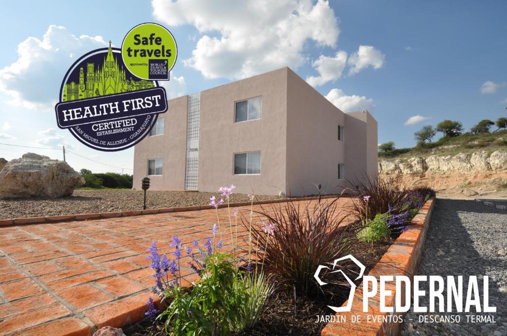Certifikát, hodnocení, plakát nebo jiný dokument vystavený v ubytování Pedernal Hotel