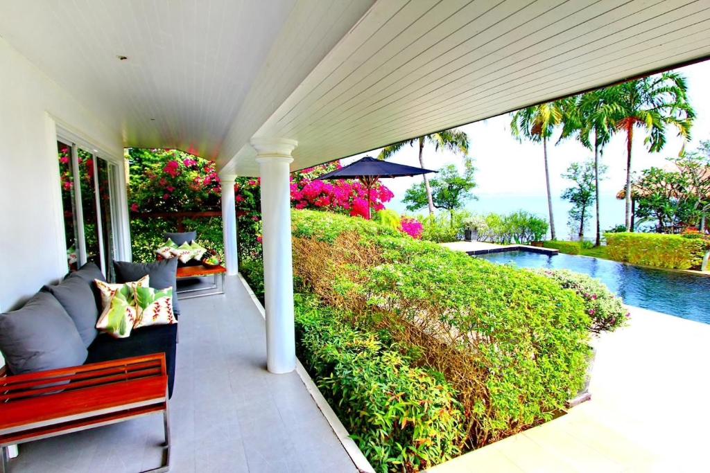 Fotografie z fotogalerie ubytování Koh Chang Beach Front 5 Bedroom Villa v destinaci Ko Chang