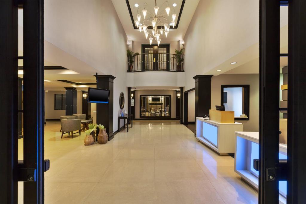 Holiday Inn Express Hotel & Suites Warminster-Horsham by IHG photo