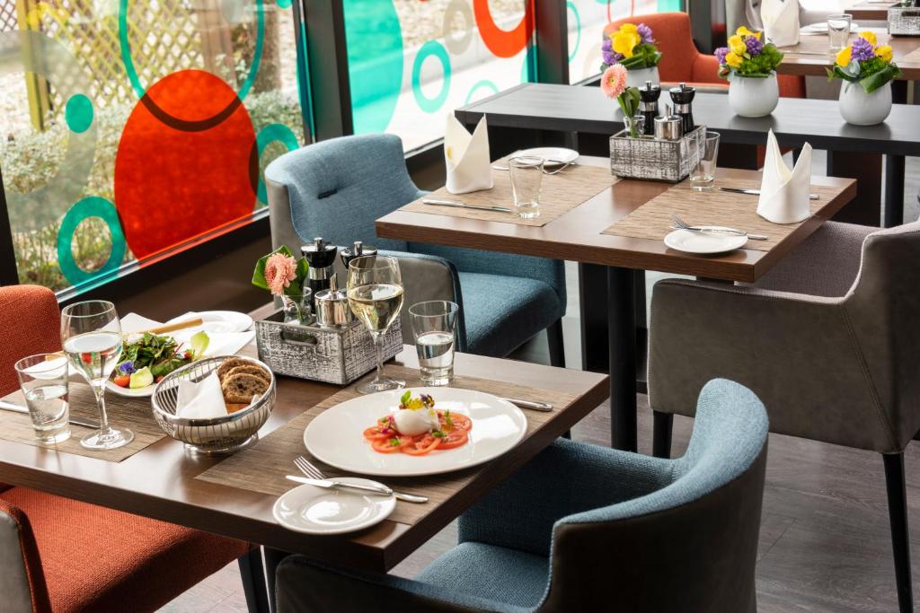 Dorint Main Taunus Zentrum Frankfurt Sulzbach - Resim 25