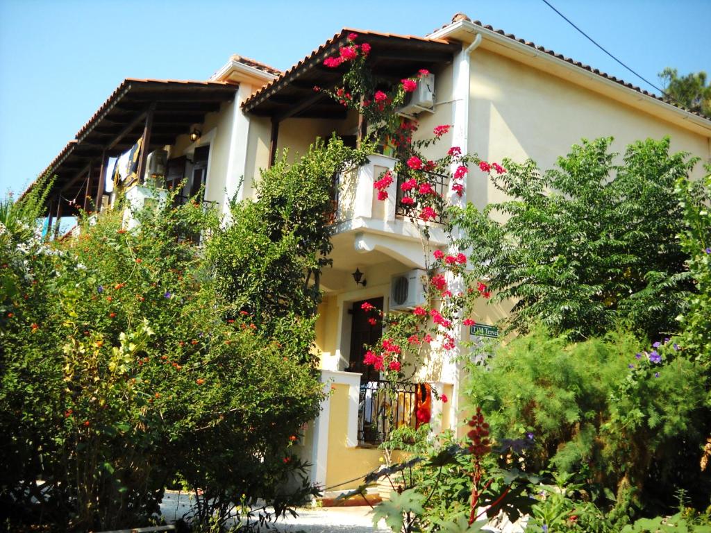 Budova, kde se aparthotel nachází