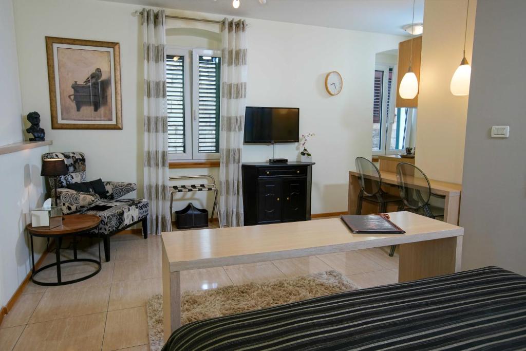 TV a/nebo společenská místnost v ubytování Boutique Guest Accommodation Zephyrus