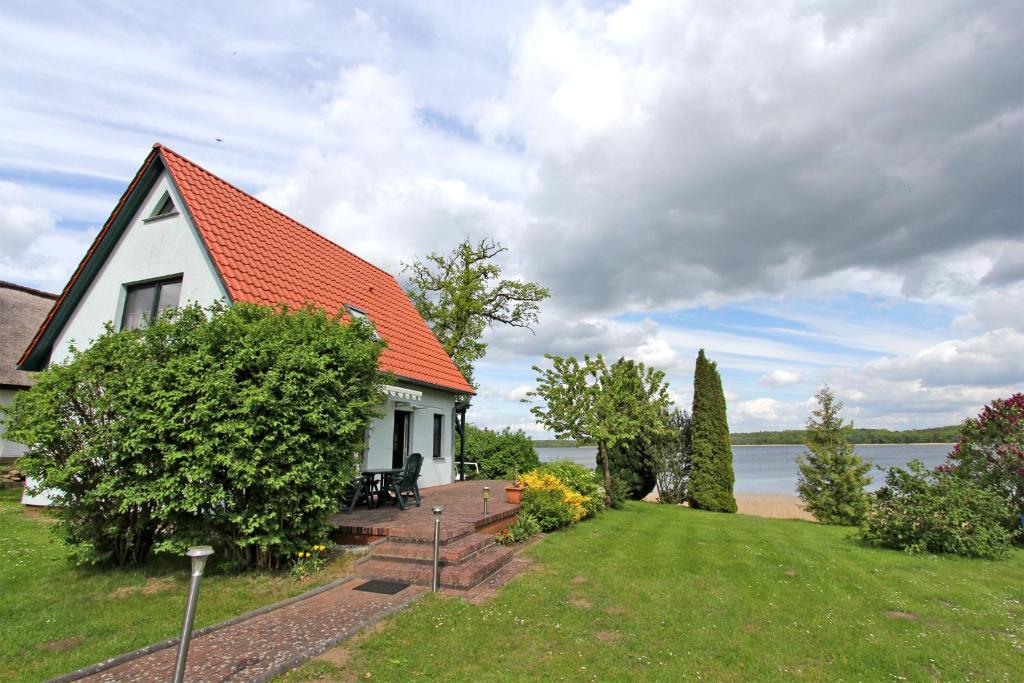 Das Gebäude in dem sich das Ferienhaus befindet