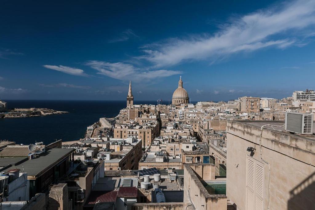 Nespecifikovaný výhled na destinaci Valletta nebo výhled na město při pohledu z hotelu