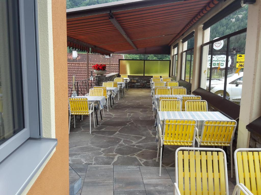 Reštaurácia alebo iné gastronomické zariadenie v ubytovaní Hotel Gasthof Stefansbrücke