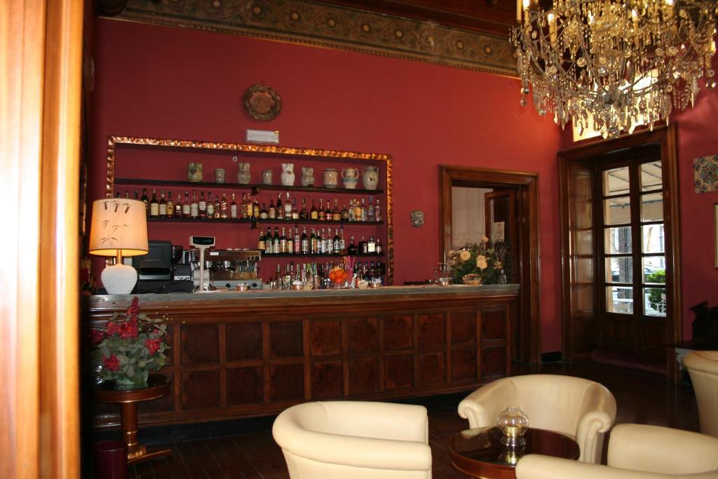 Лаундж или бар в Grand Hotel Villa Balbi