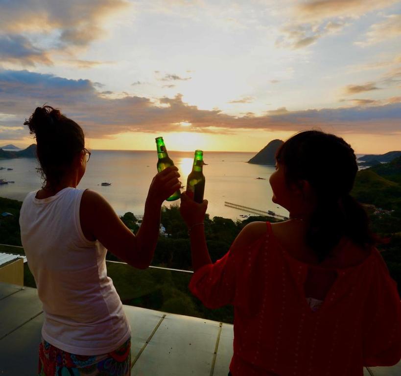 Sunset Hill Hotel