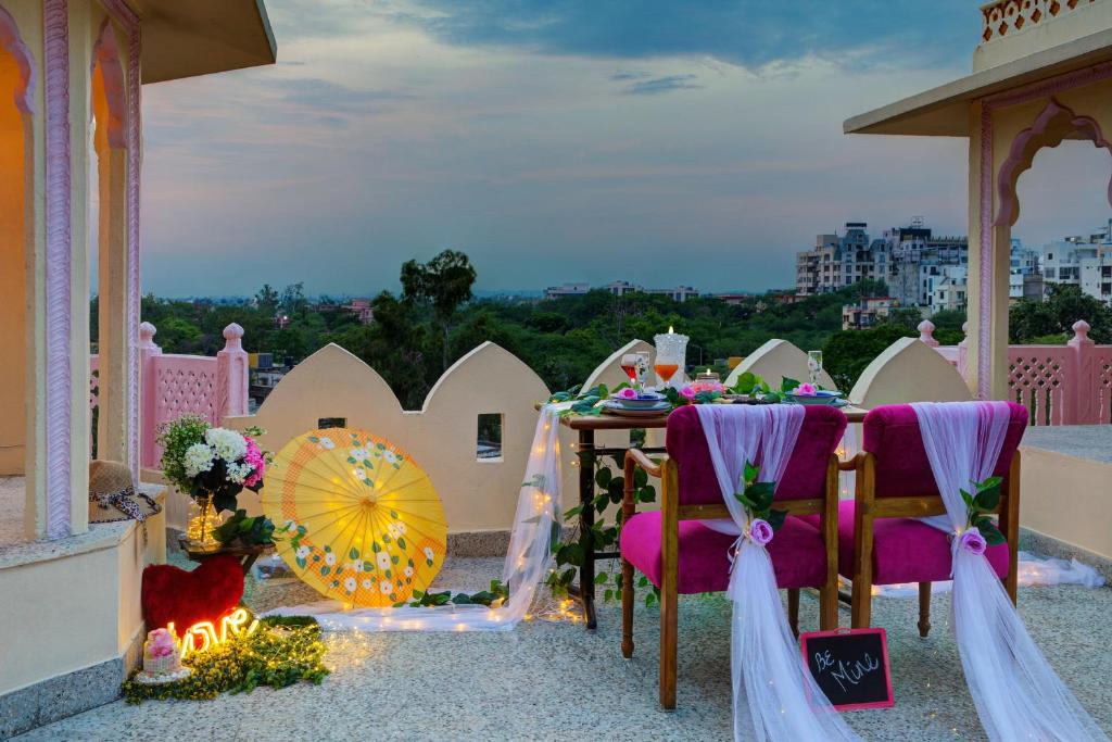 Balkón nebo terasa v ubytování Sarang Palace - A Luxury Boutique Hotel
